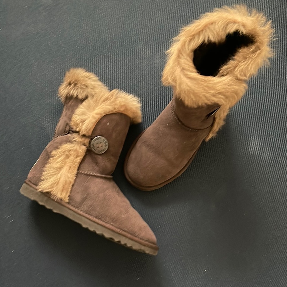 Ugg With Real Fur On Inside Lining And Real Sheep… - image 1